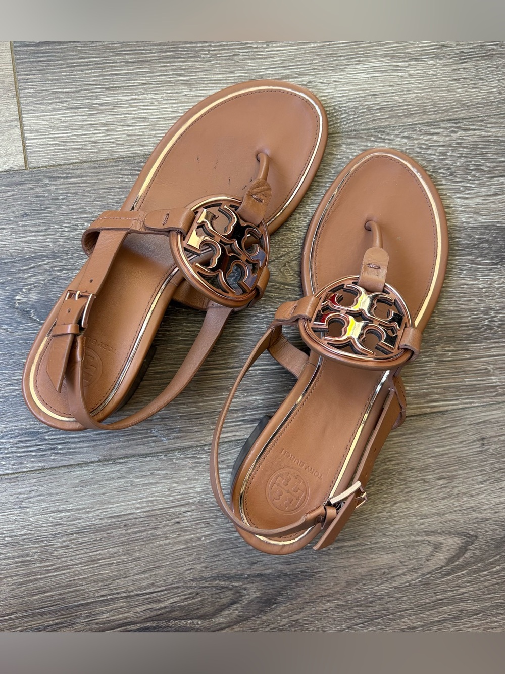 Tory Burch Miller Low Heeled Sandal Tan and
Gold 8 1/2 - Picture 2 of 7